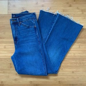 GAP Cropped Flare Jeans - 8